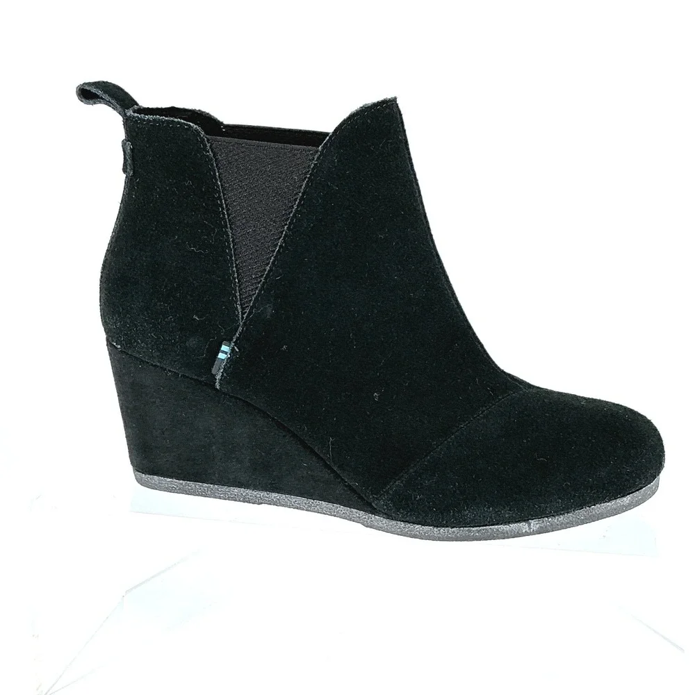 TOMS Size 9 Black Suede Wedge Ankle‎ Booties Round Toe Pull On Boots Leila